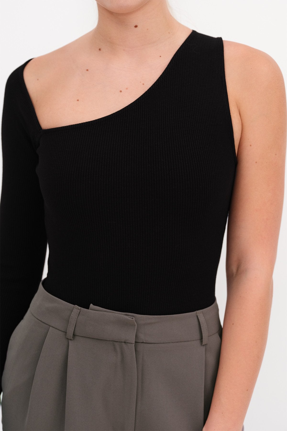 Black_One-Shoulder-Asymmetric-Bodysuit-addax