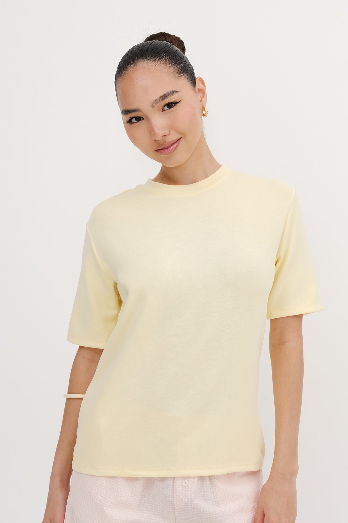 Light-Yellow_Basic-Modal-T-shirt-addax