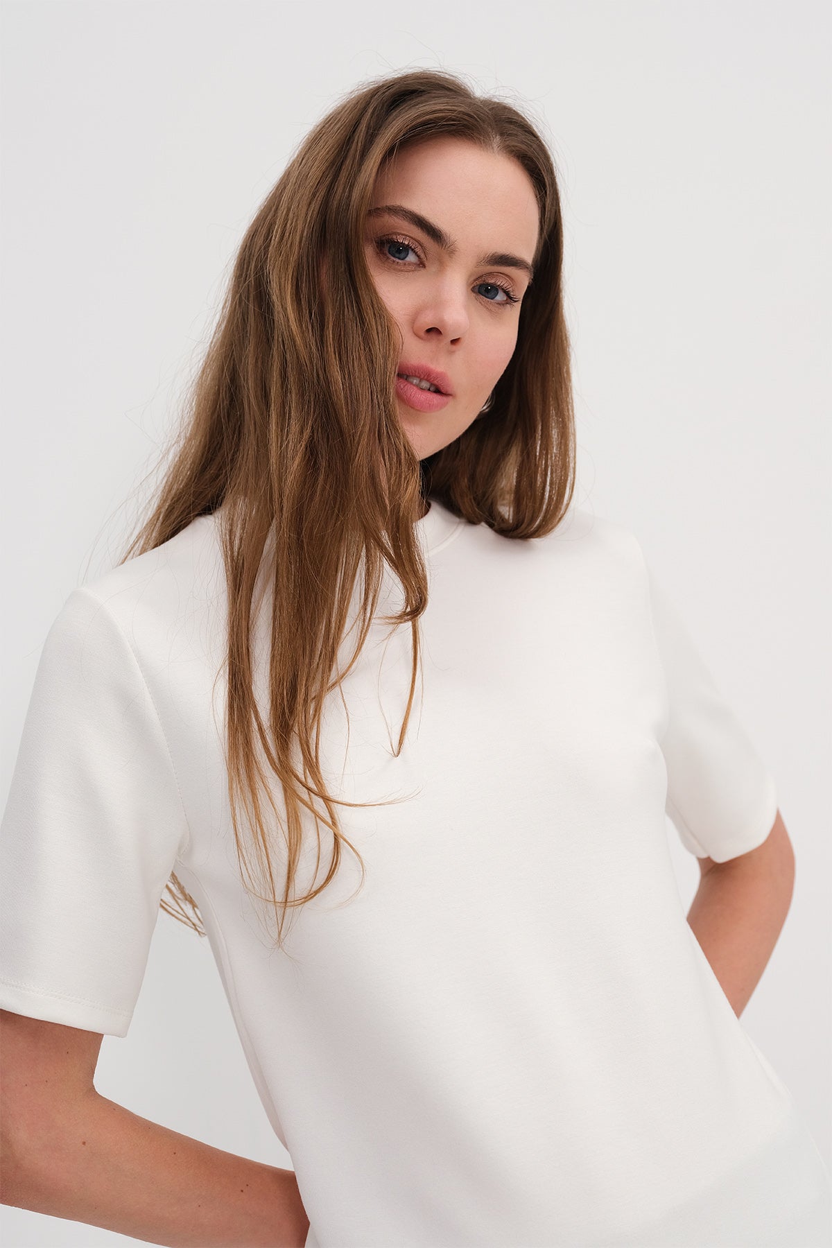 Ecru_Basic-Modal-T-shirt-addax