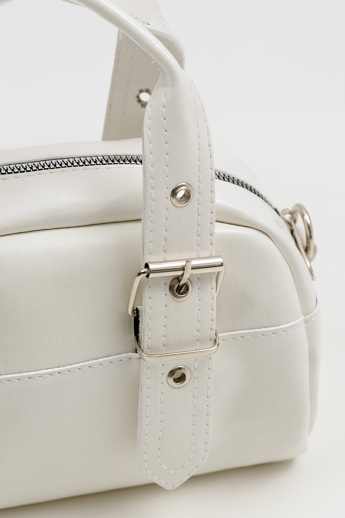 White_Zip-Closure-Hand-and-Shoulder-Bag-addax