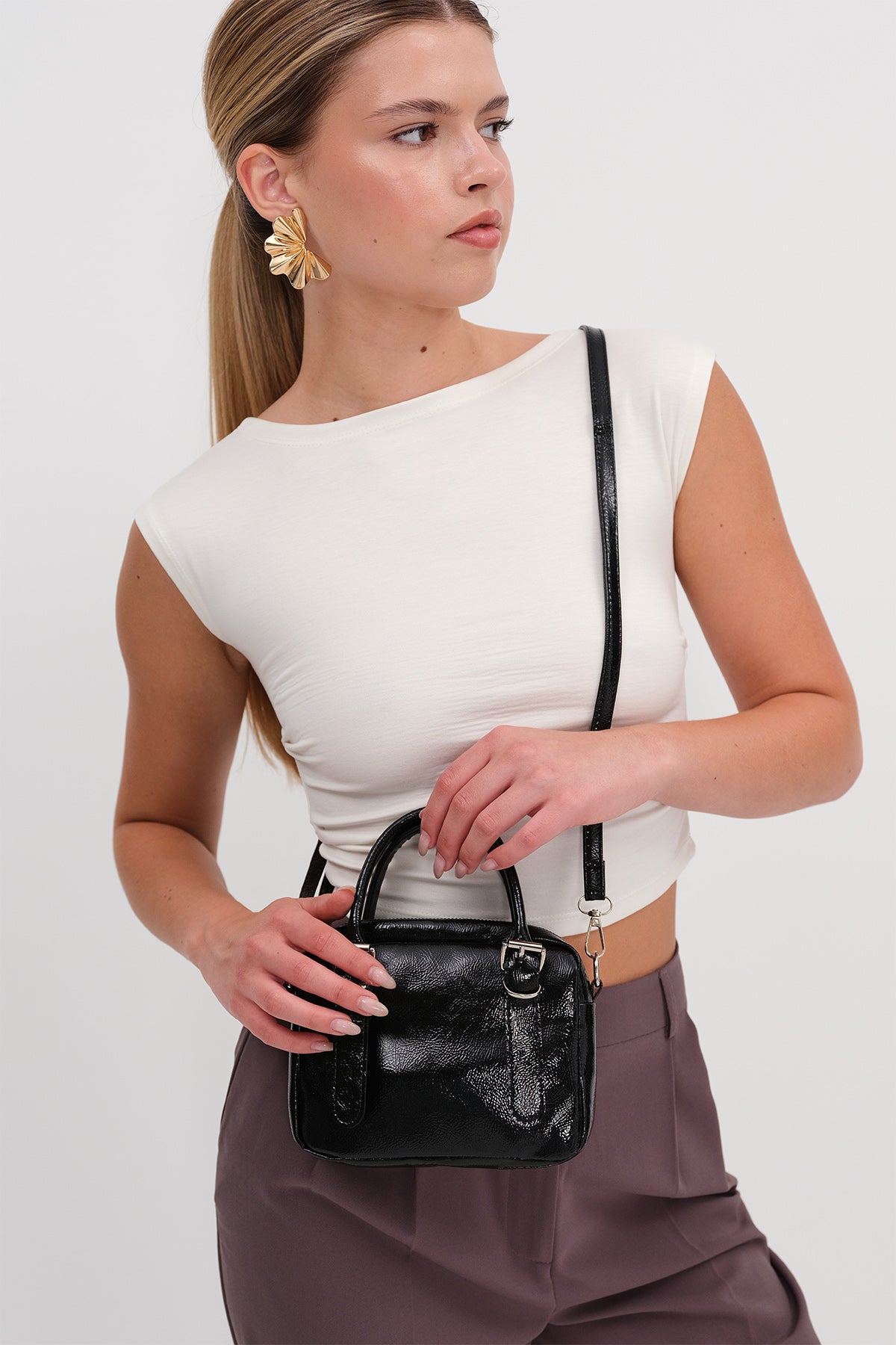 Black_Zippered-Hand-and-Shoulder-Bag-addax
