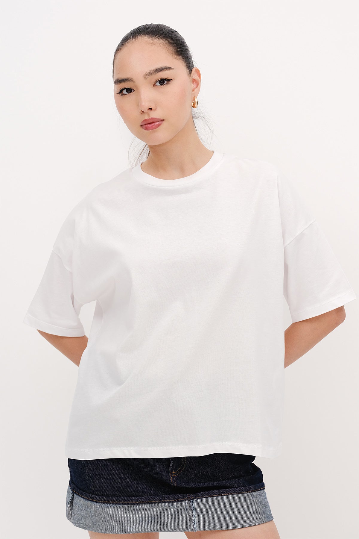 White_Crew-Neck-Basic-T-shirt-addax