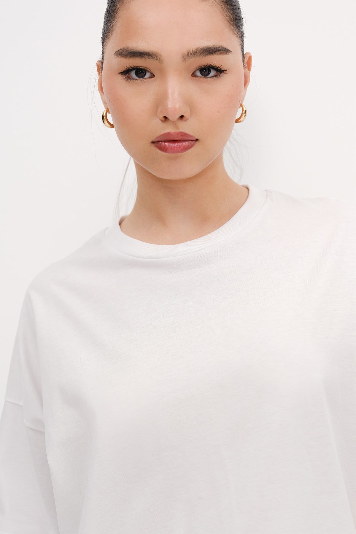 White_Crew-Neck-Basic-T-shirt-addax