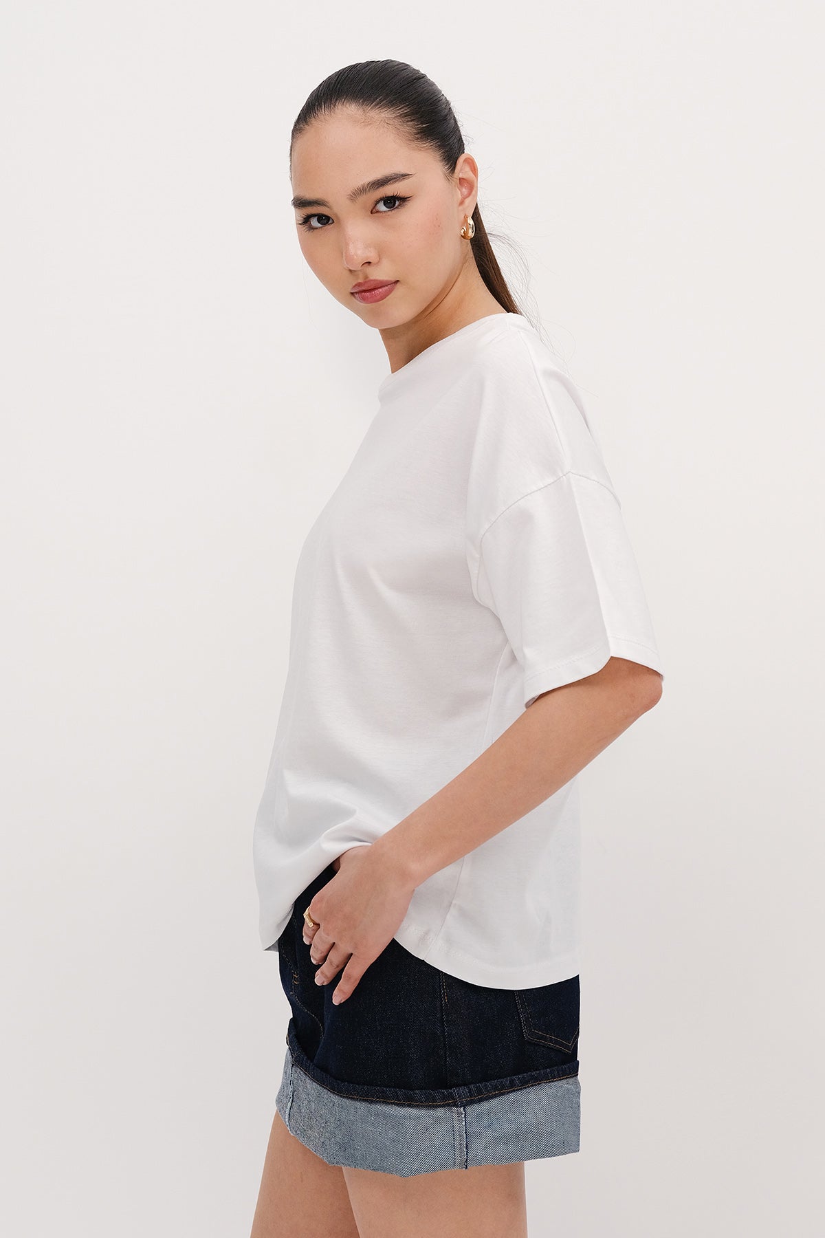 White_Crew-Neck-Basic-T-shirt-addax