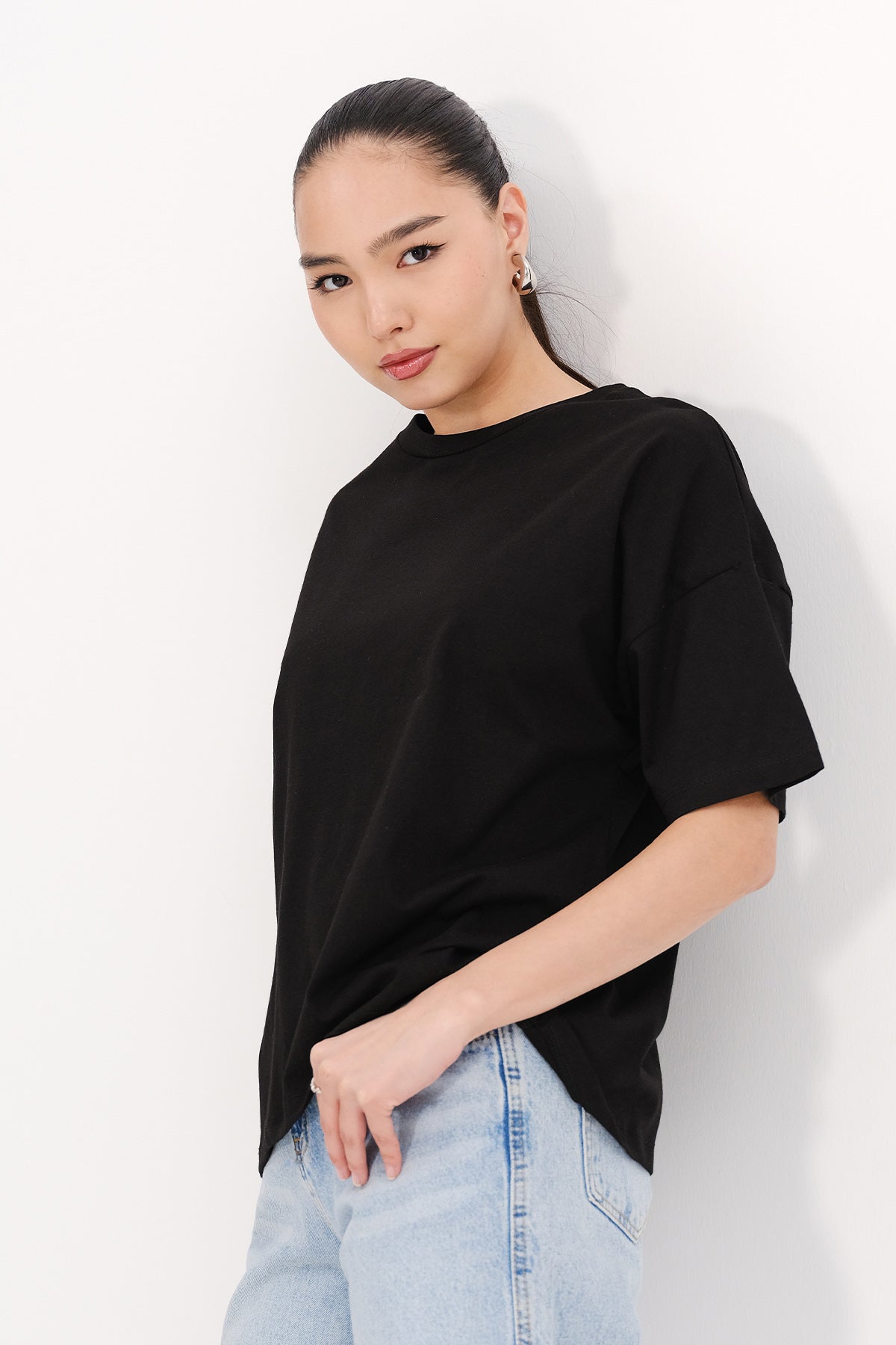 Black_Crew-Neck-Basic-T-shirt-addax
