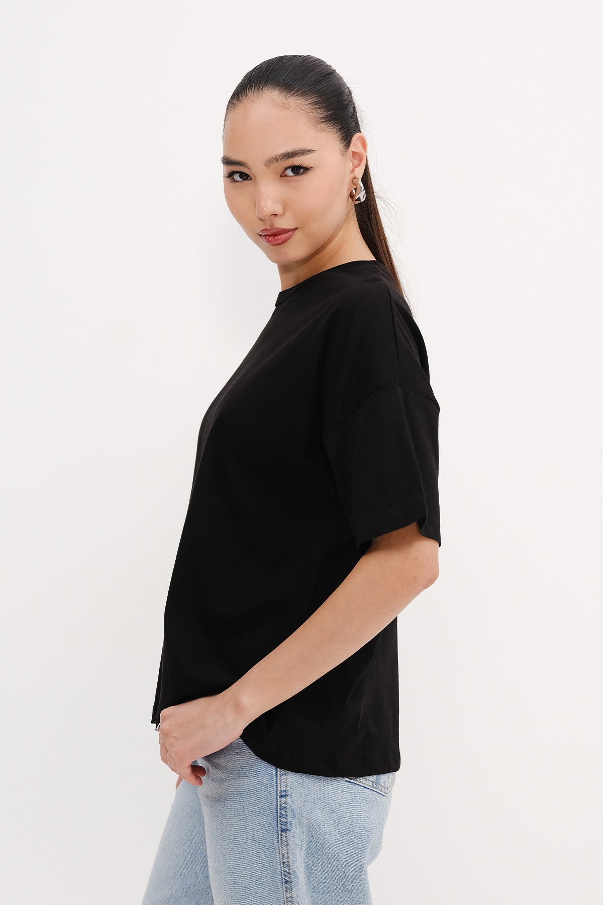 Black_Crew-Neck-Basic-T-shirt-addax