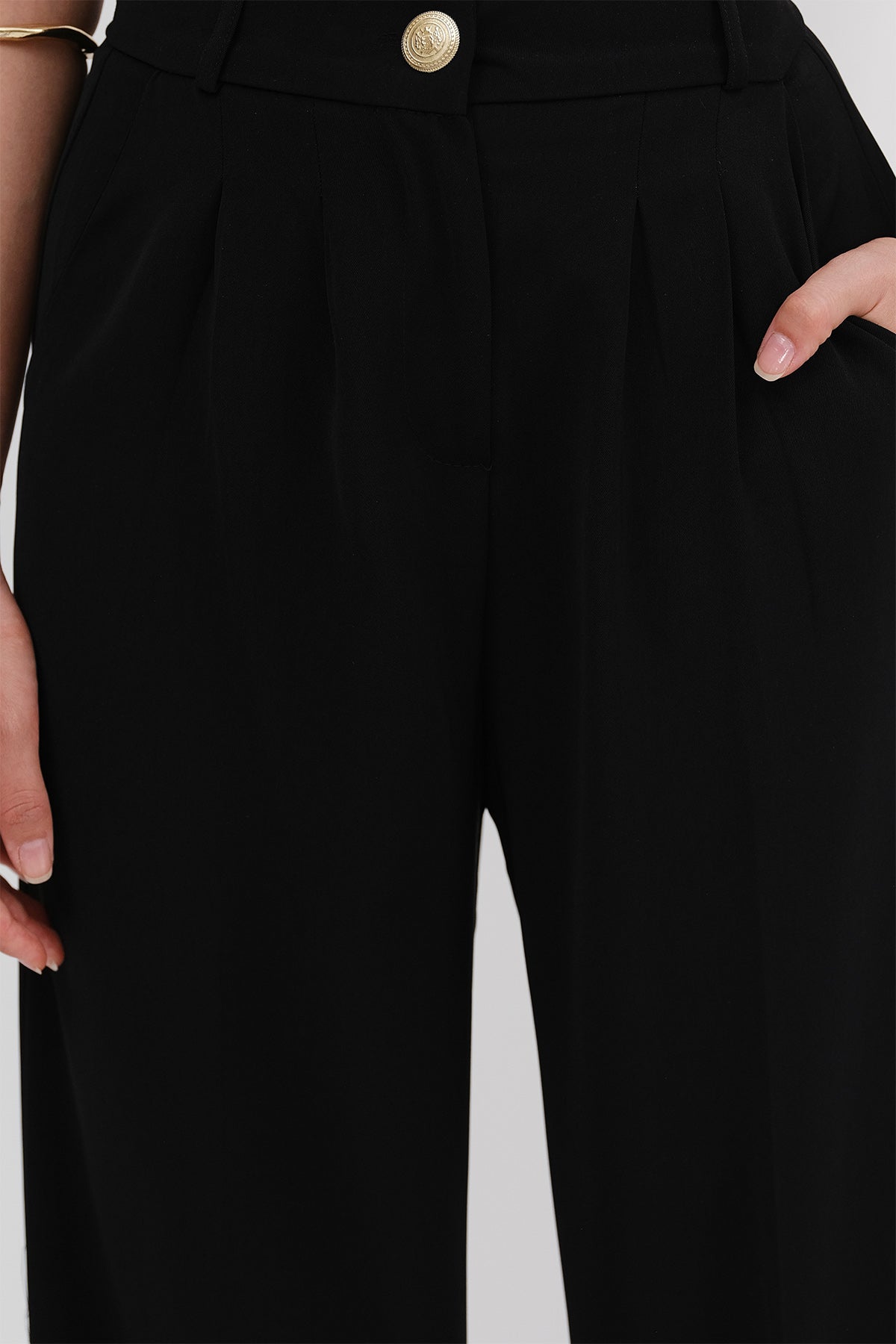 Black_Buttoned-Wide-Leg-Trousers-addax