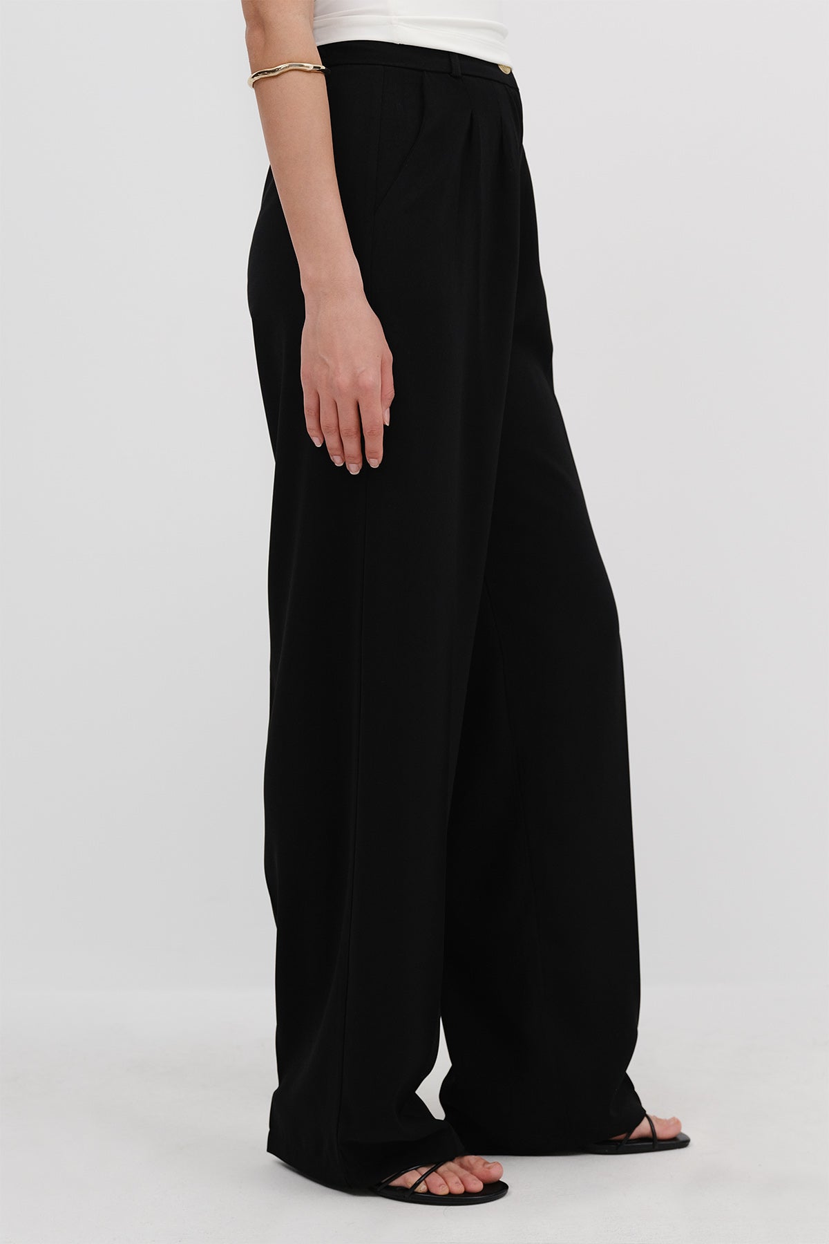 Black_Buttoned-Wide-Leg-Trousers-addax