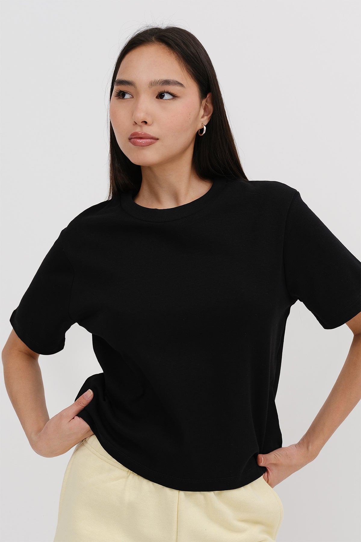 Black_Basic-T-shirt-addax
