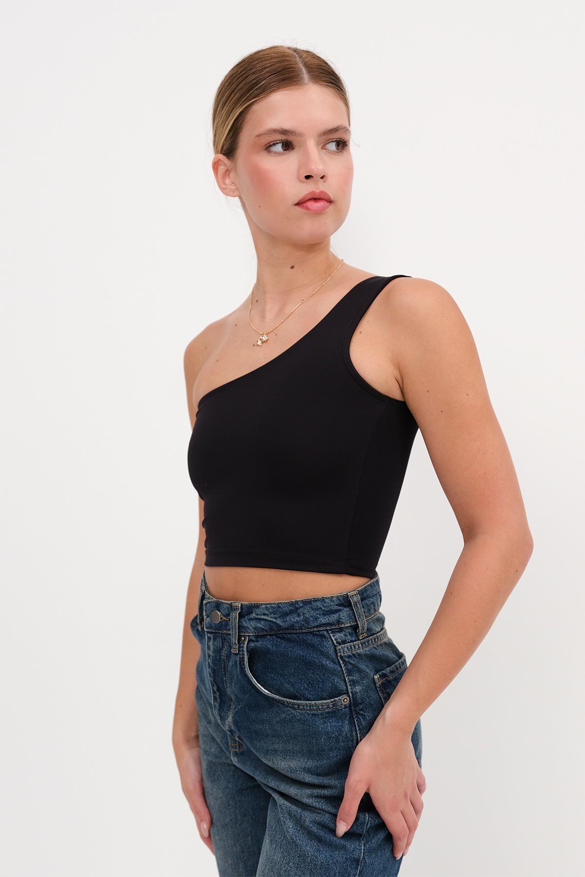 Black_One-Shoulder-Crop-Bustier-addax