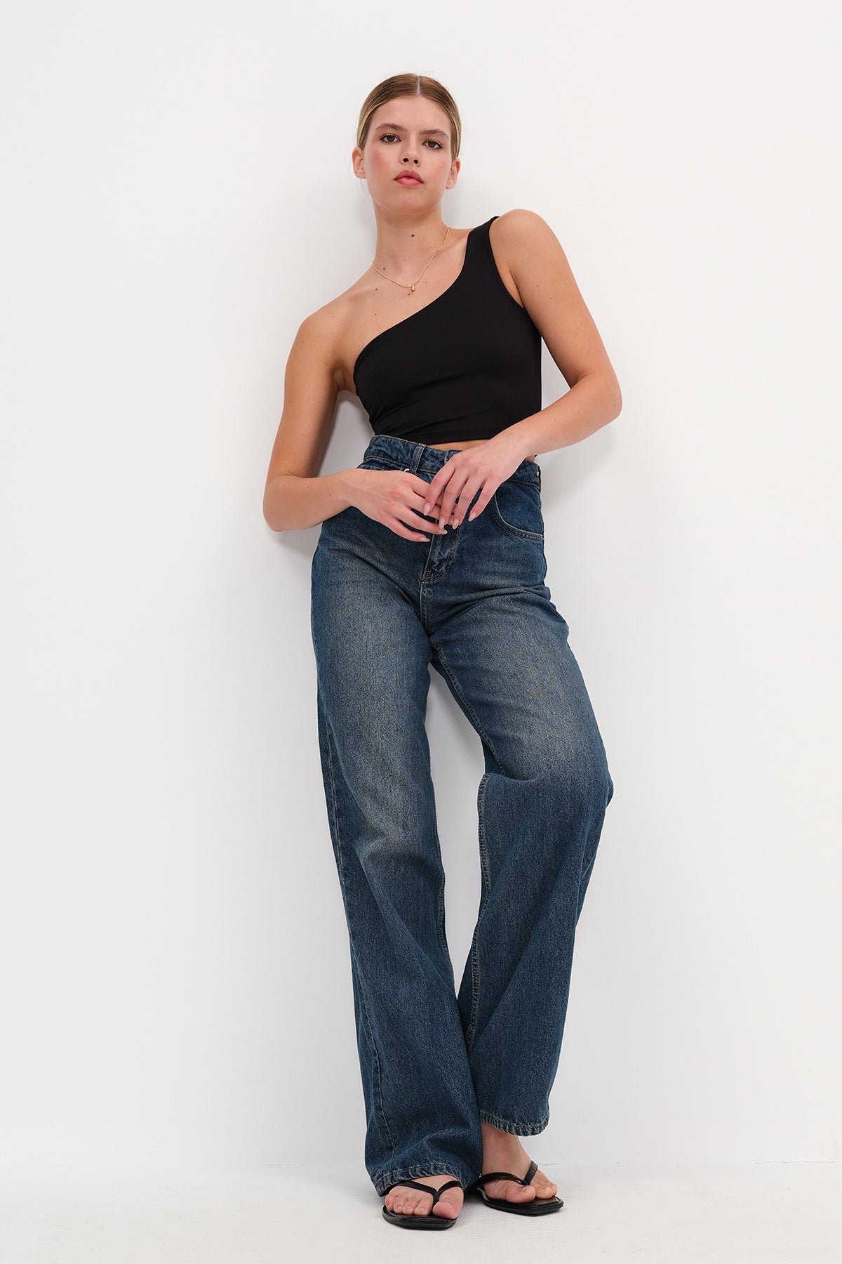 Black_One-Shoulder-Crop-Bustier-addax