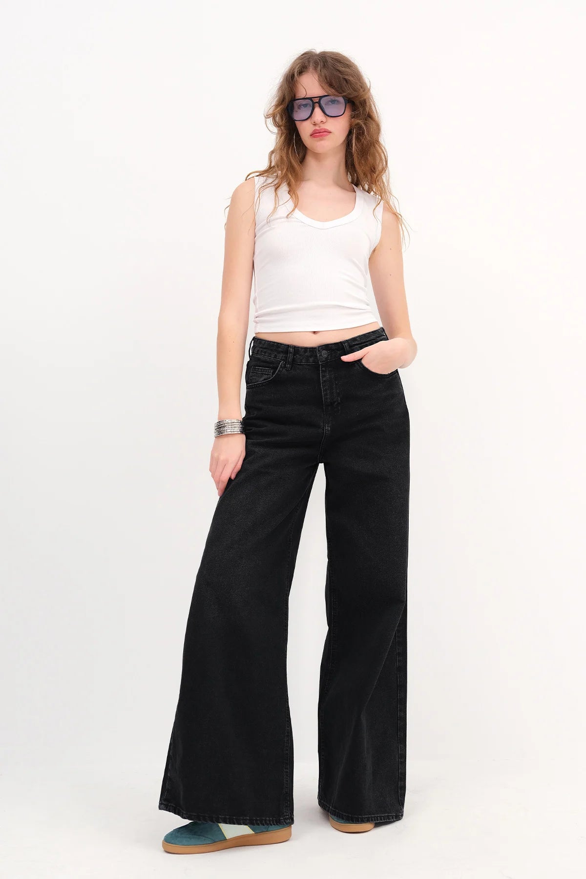 Charcoal_Wide-Leg-Jeans-addax