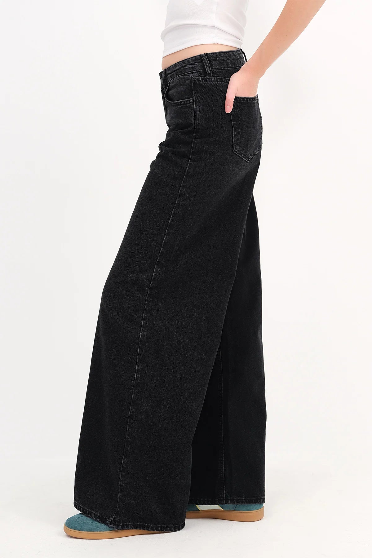 Charcoal_Wide-Leg-Jeans-addax