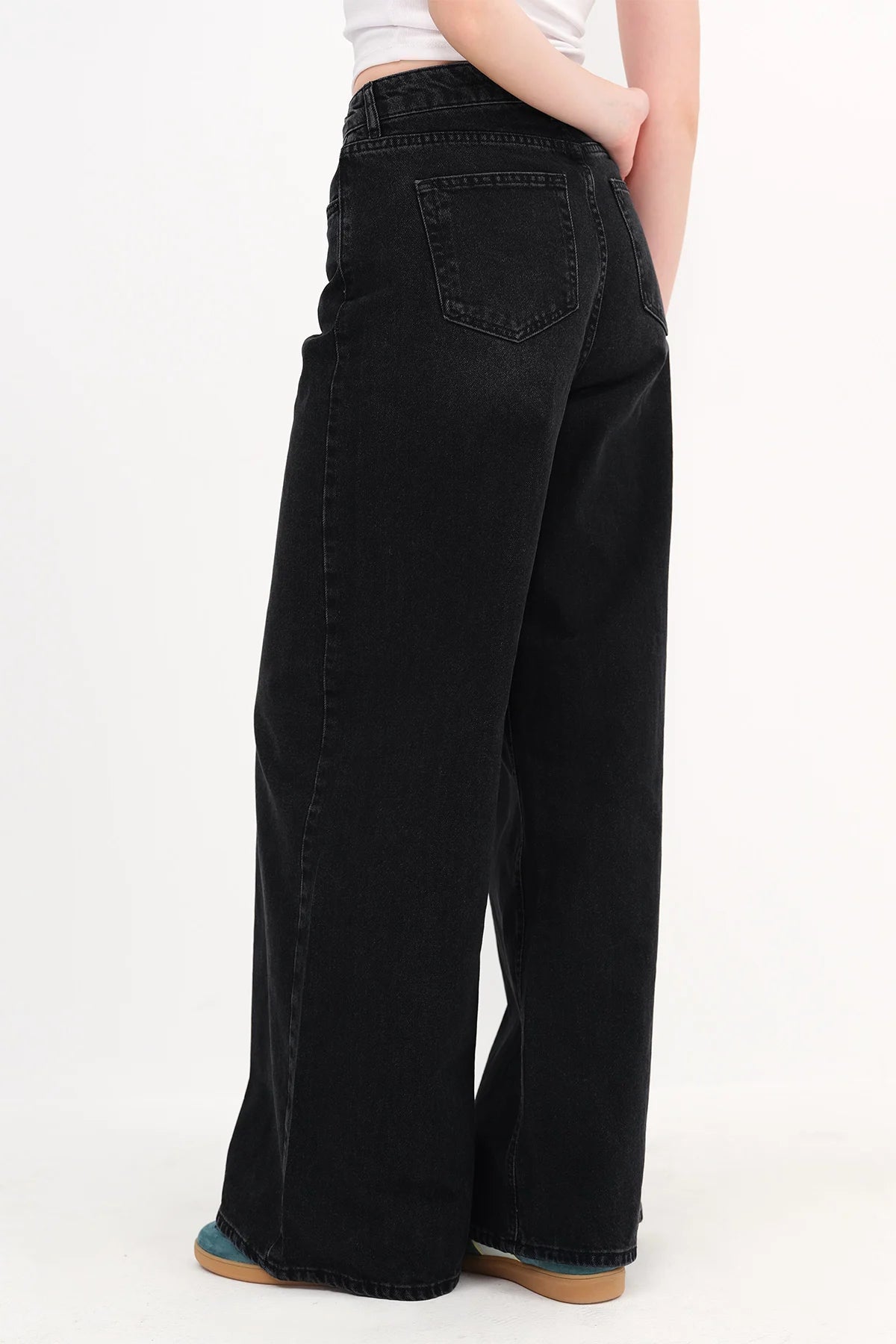Charcoal_Wide-Leg-Jeans-addax