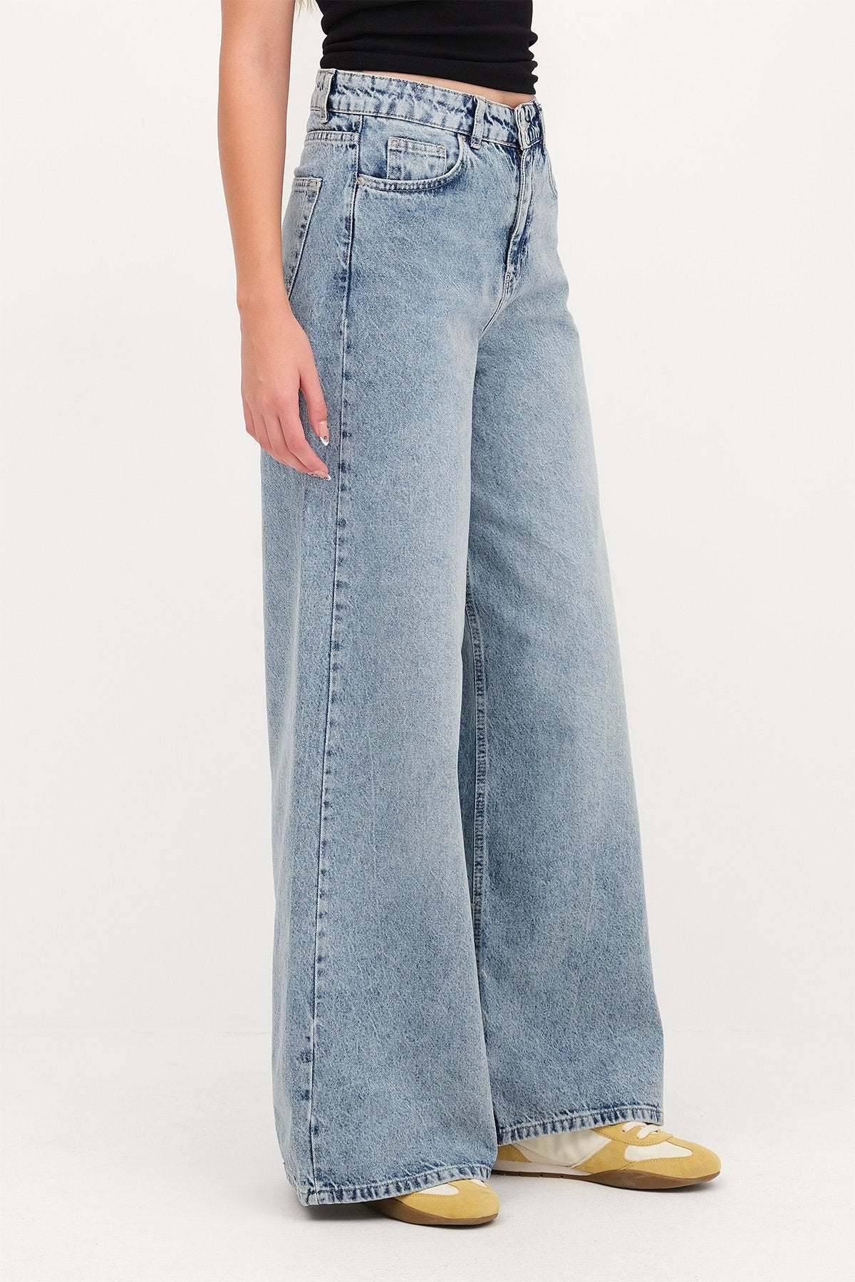 Snow-Tint_Wide-Leg-Jeans-addax