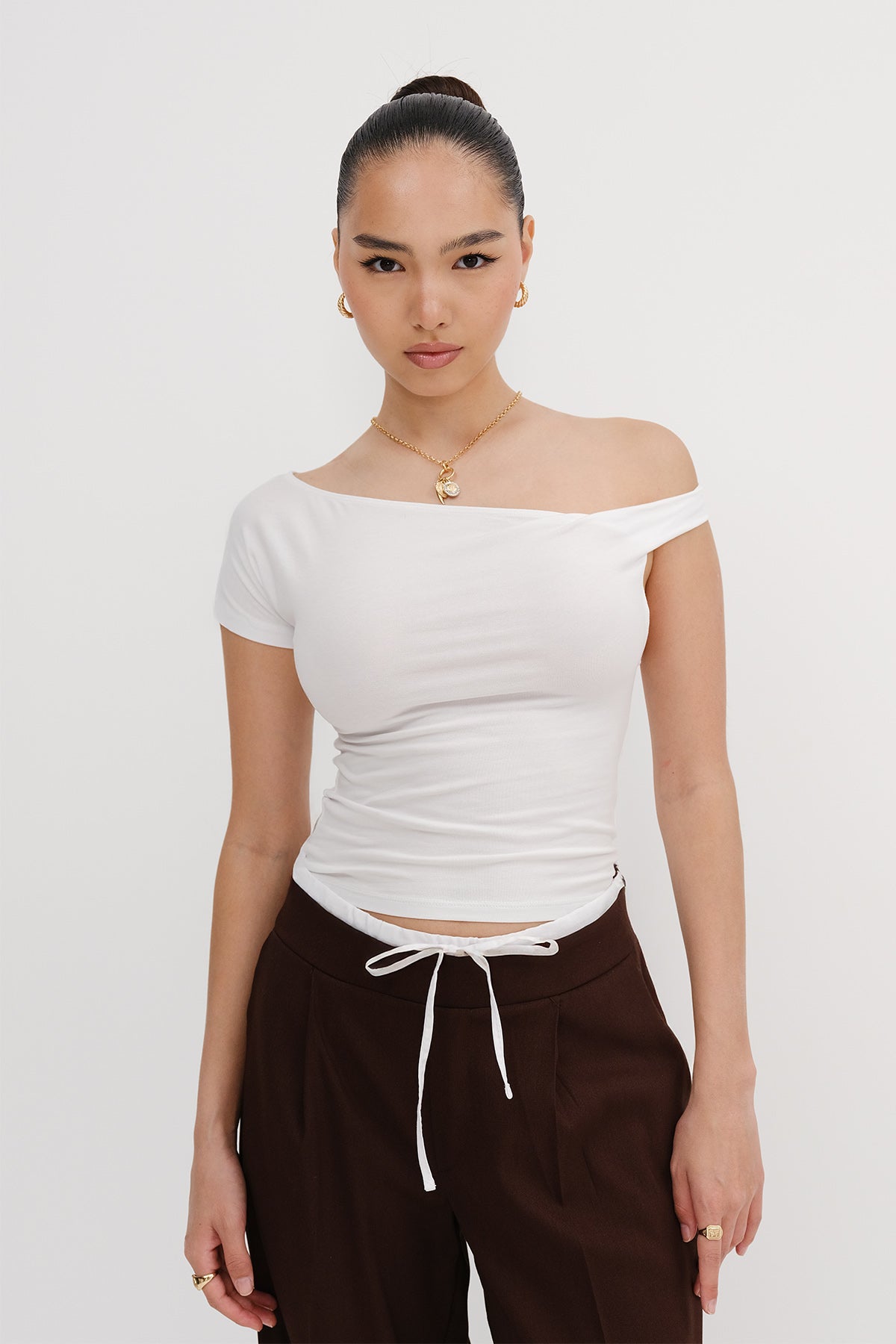 White_Basic-T-shirt-addax