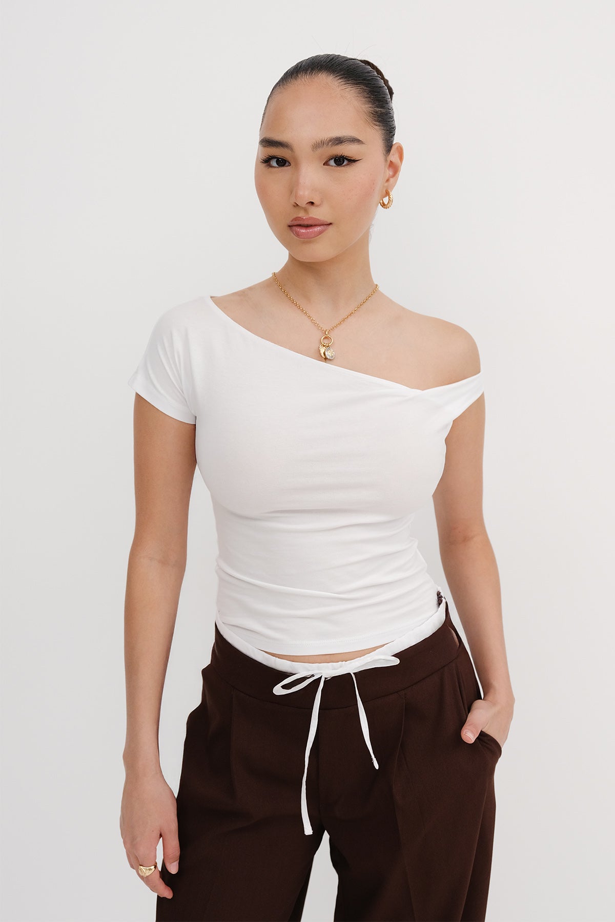White_Basic-T-shirt-addax