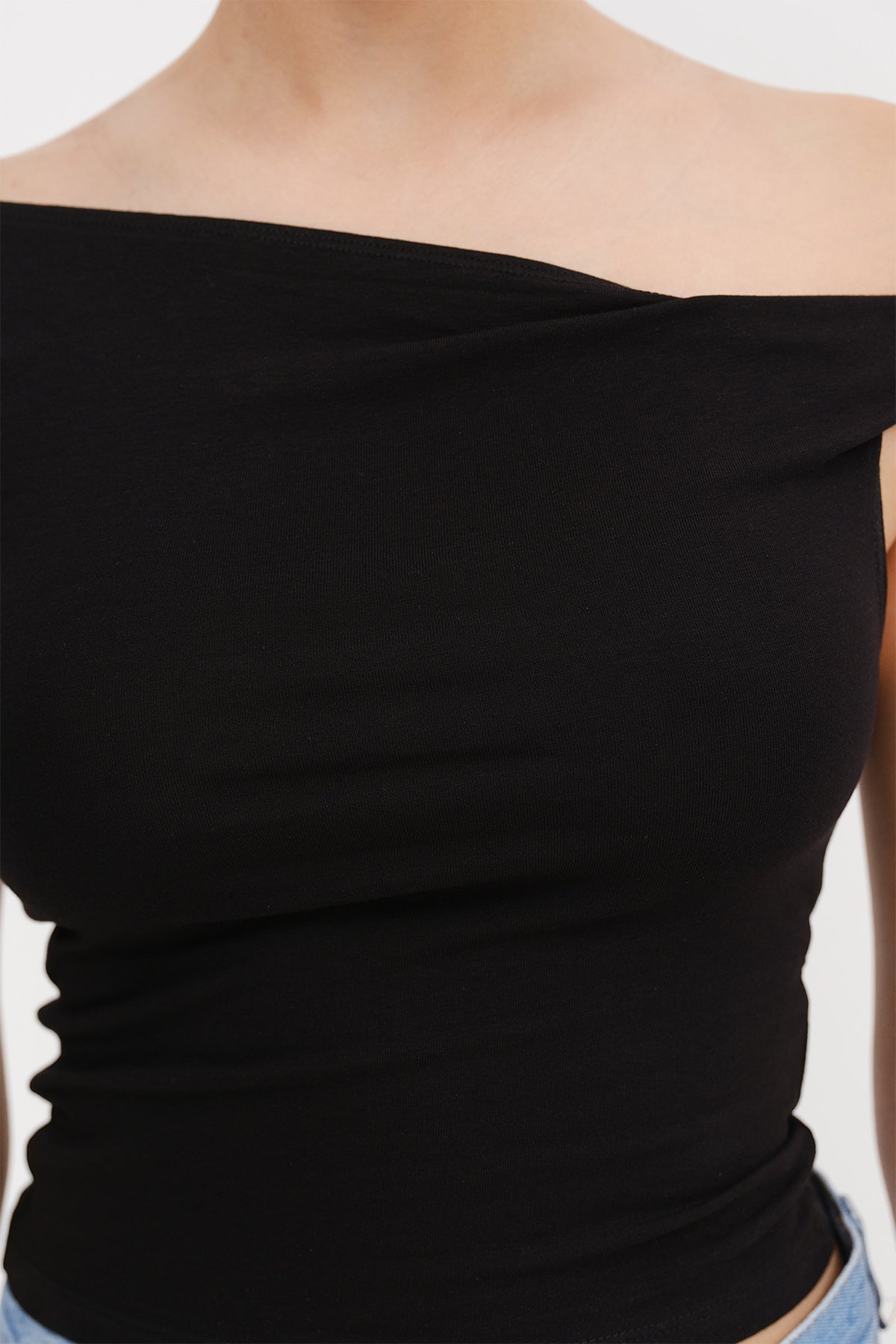 Black_Basic-T-shirt-addax