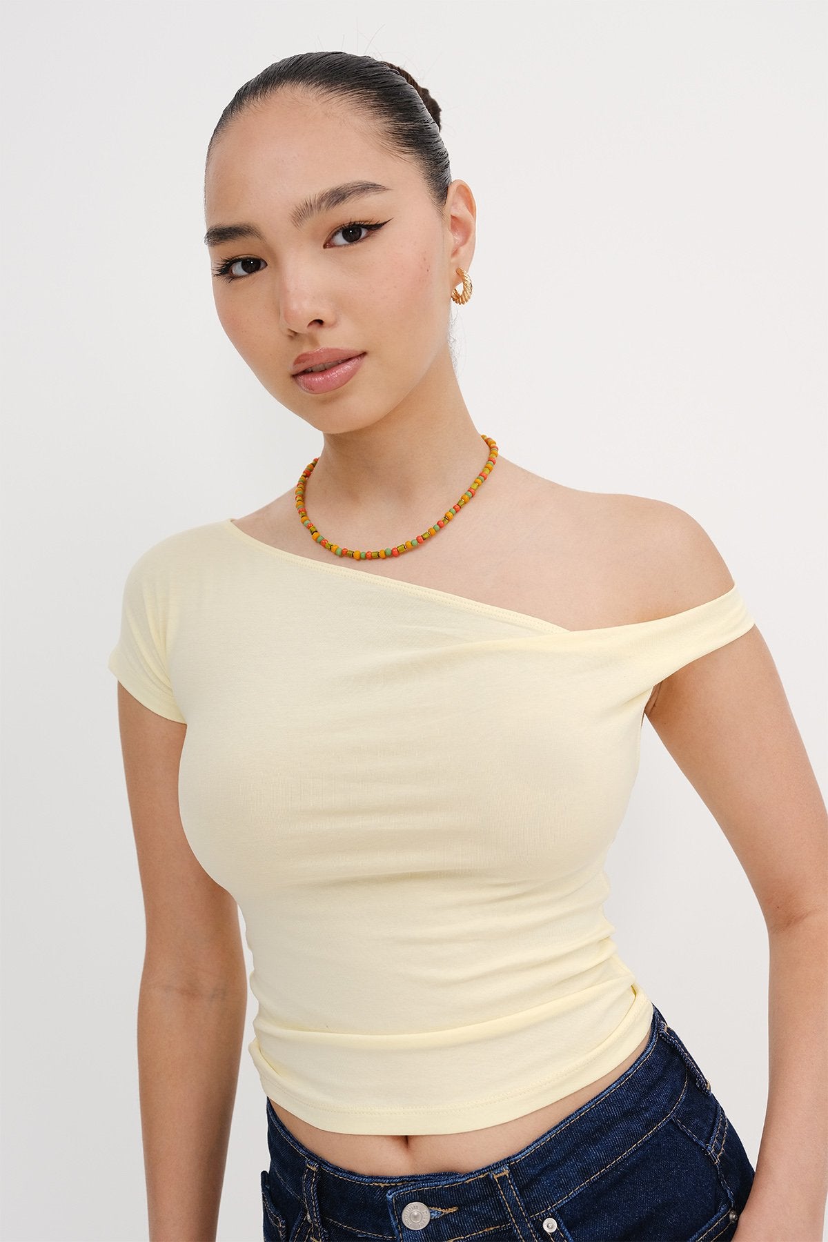 Light-Yellow_Basic-T-shirt-addax