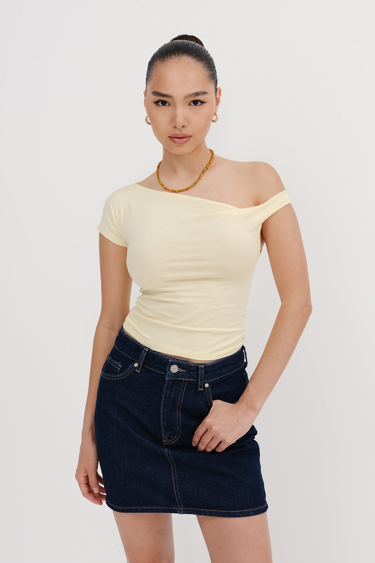 Light-Yellow_Basic-T-shirt-addax
