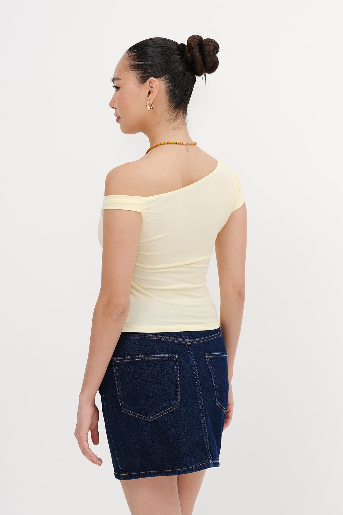 Light-Yellow_Basic-T-shirt-addax
