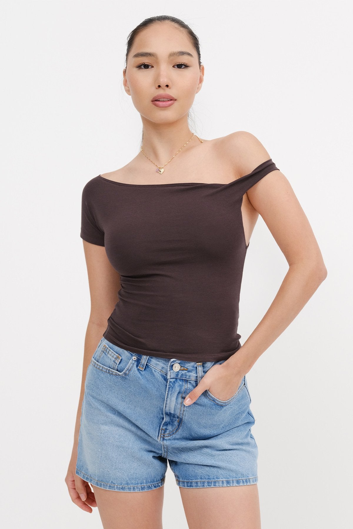 Soft-Brown_Basic-T-shirt-addax