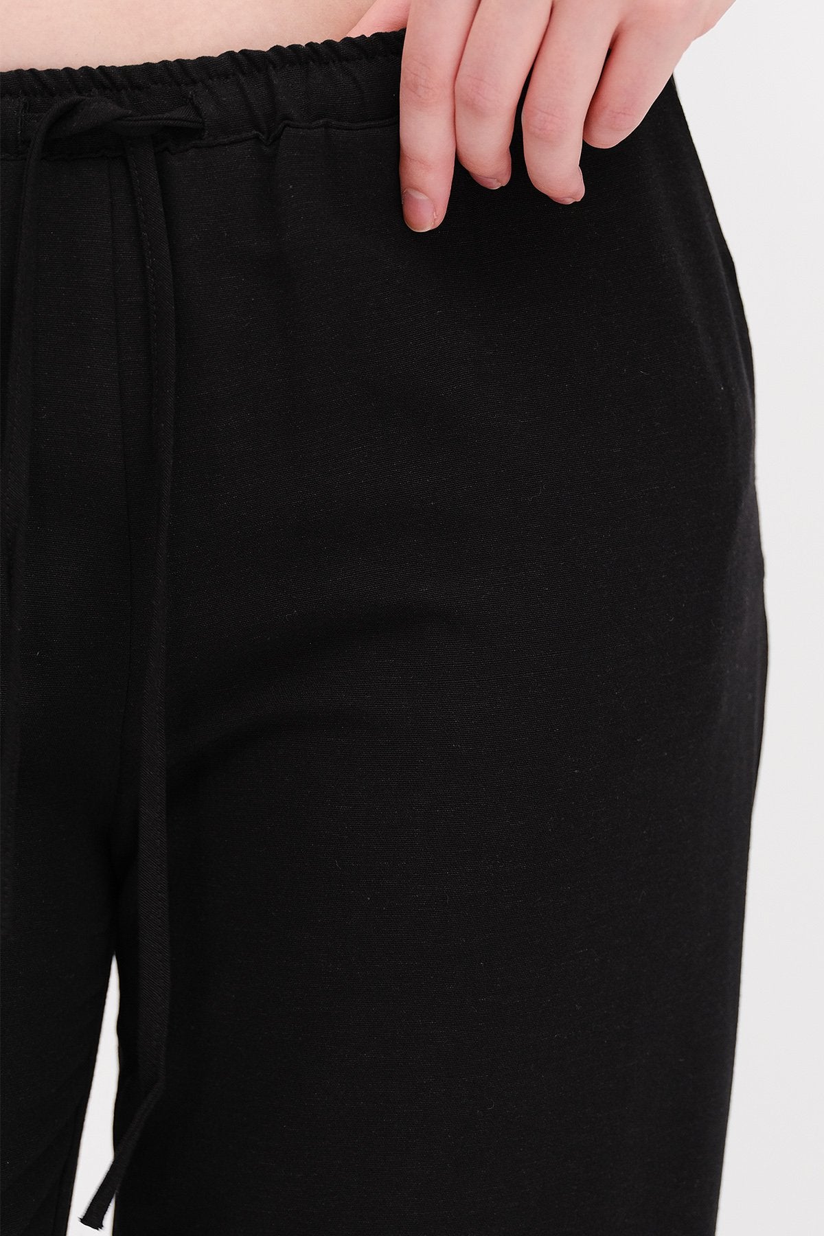 Black_Wide-Leg-Trousers-addax