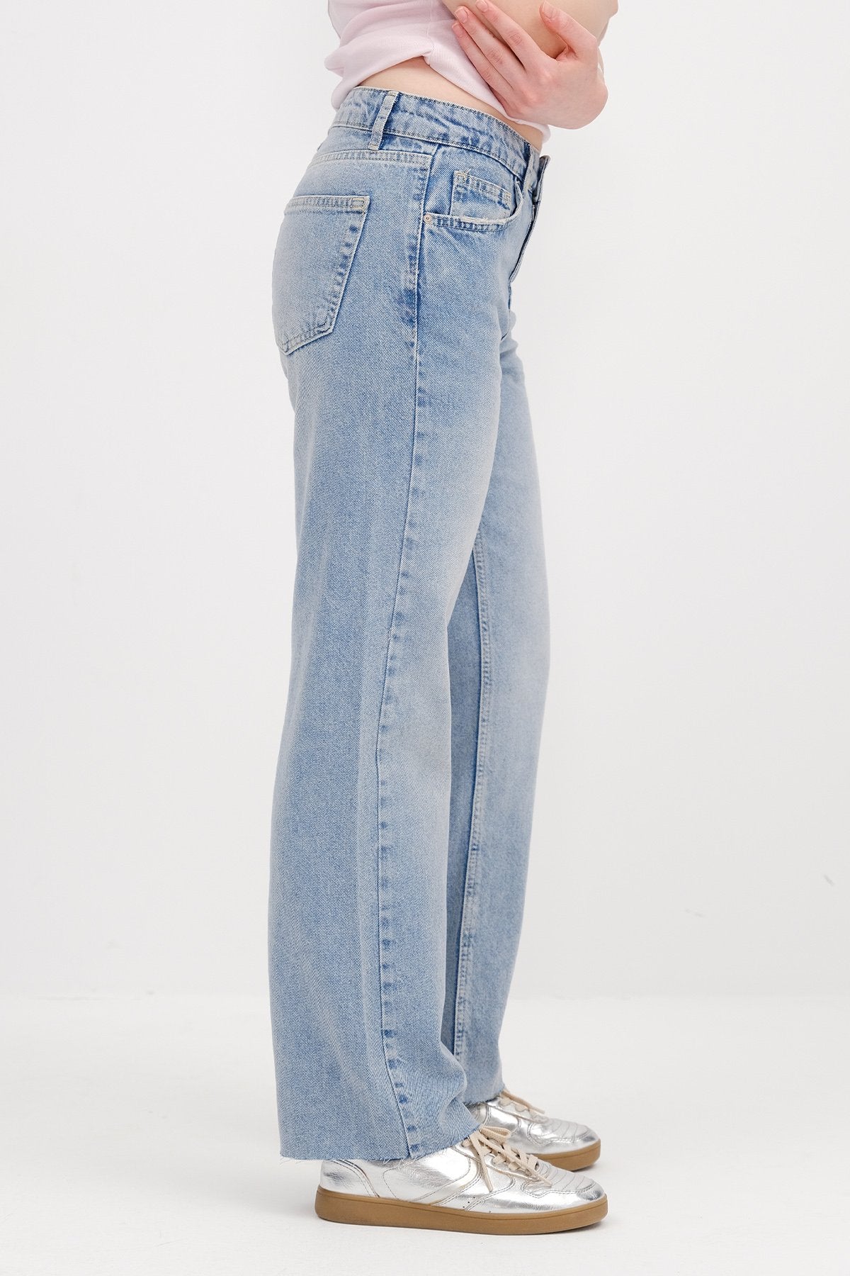 Light-Blue_Straight-Jean-Trousers-addax