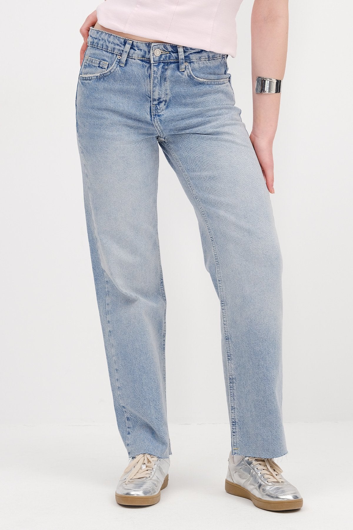Light-Blue_Straight-Jean-Trousers-addax