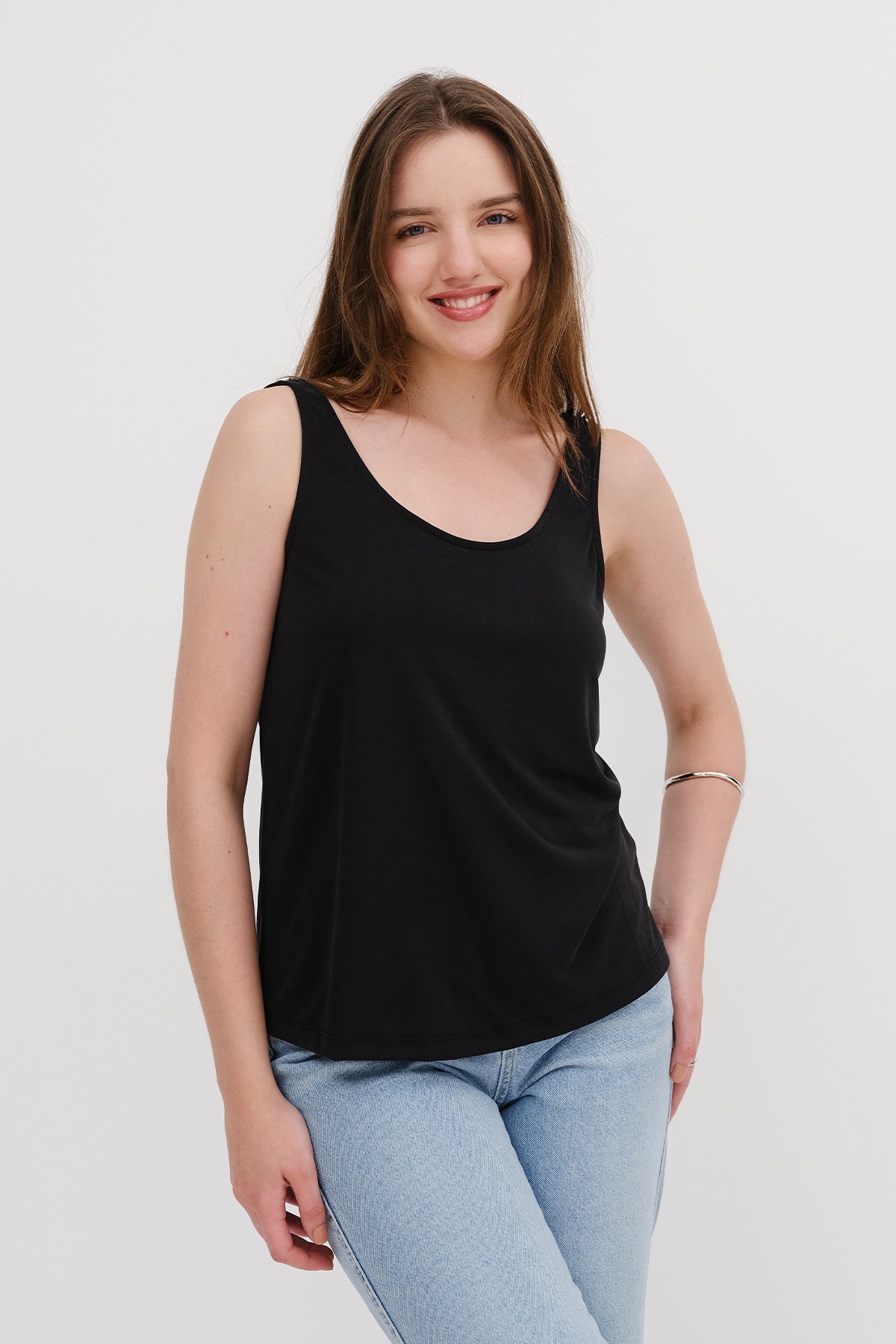 Black_U-Neck-Sleeveless-Blouse-addax