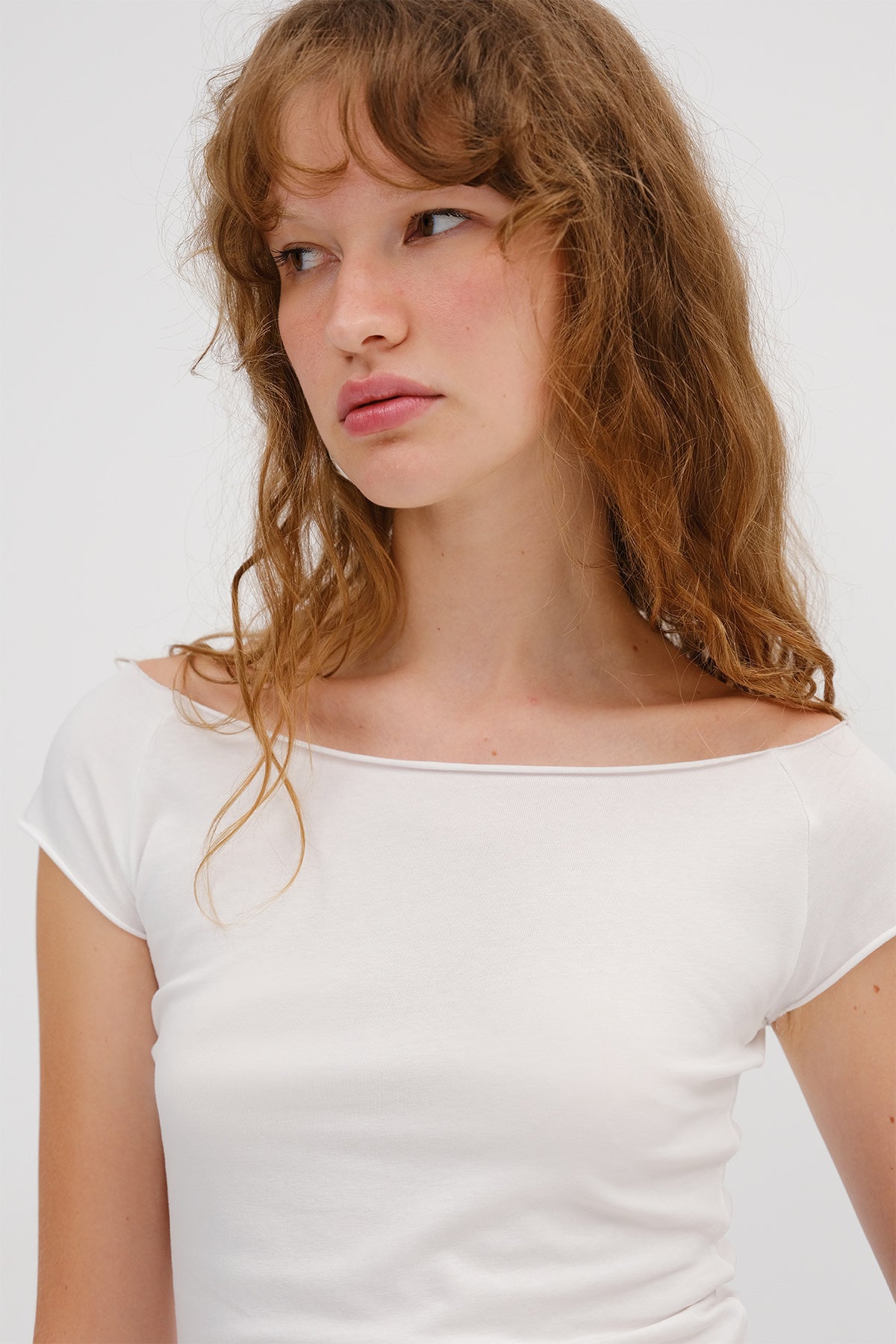 White_Boat-Neck-Basic-T-shirt-addax