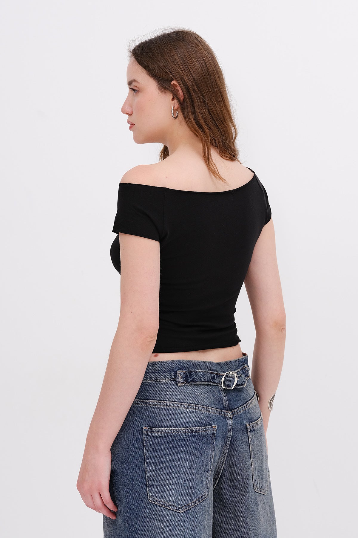 Black_Boat-Neck-Basic-T-shirt-addax