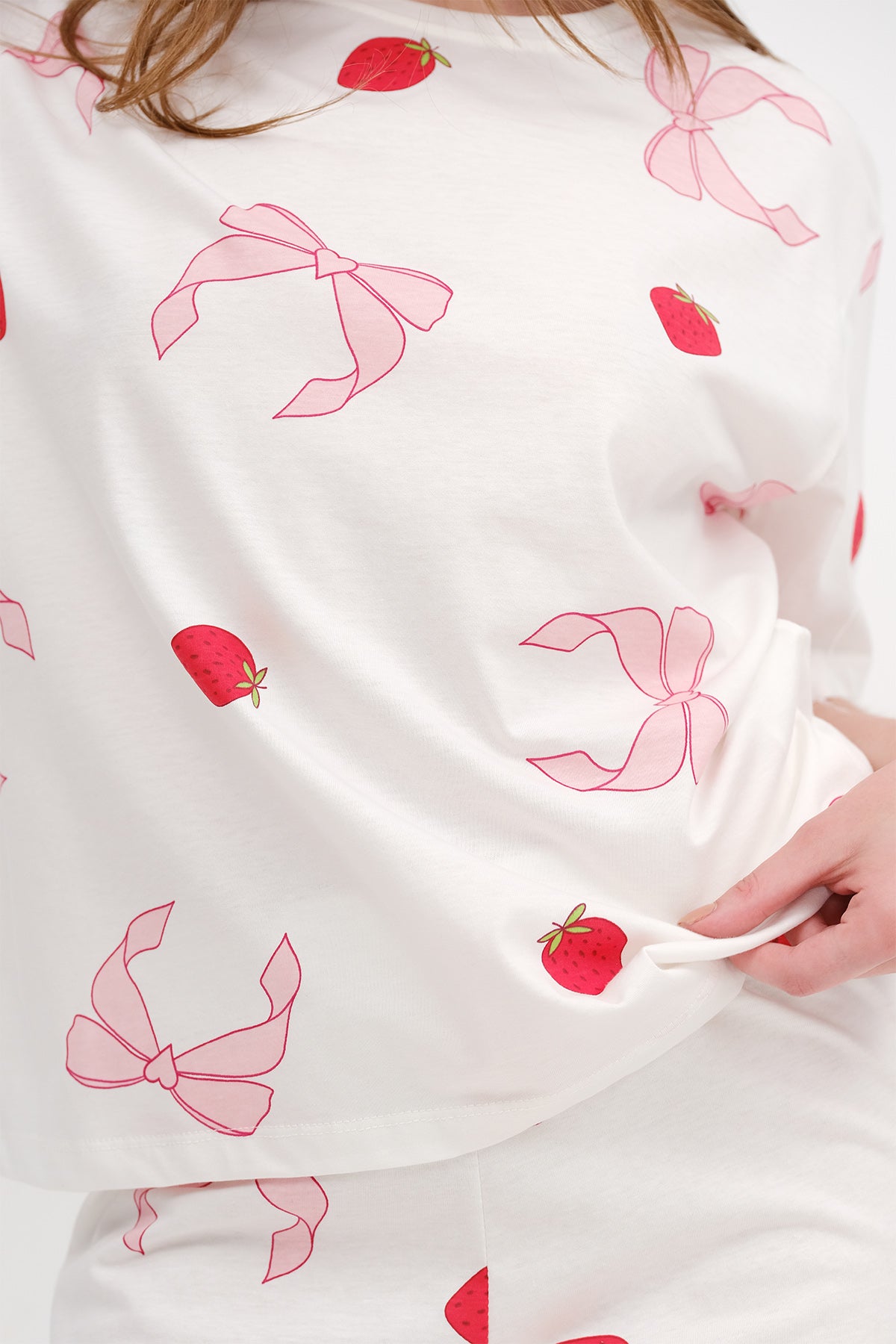 White_Strawberry-and-Bow-Printed-Pajama-Set-addax