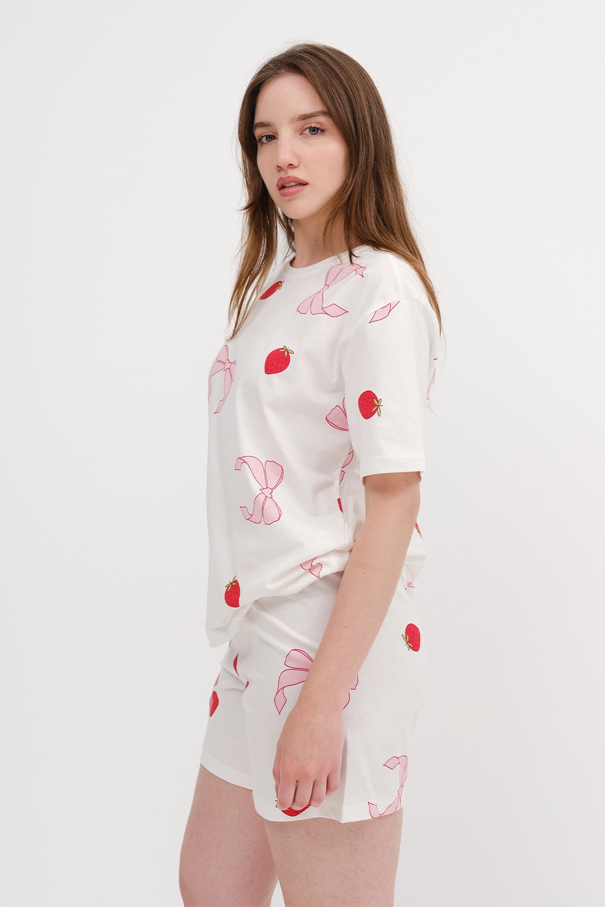 White_Strawberry-and-Bow-Printed-Pajama-Set-addax