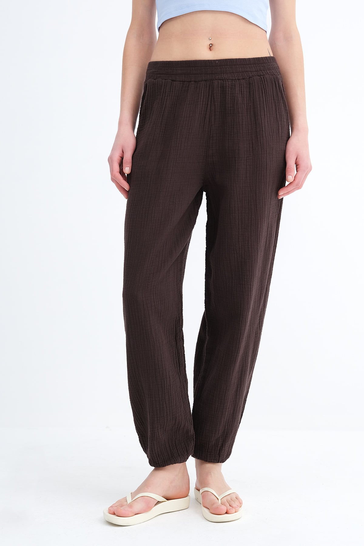 Bitter-Coffee_Jogger-Pants-with-Elastic-addax