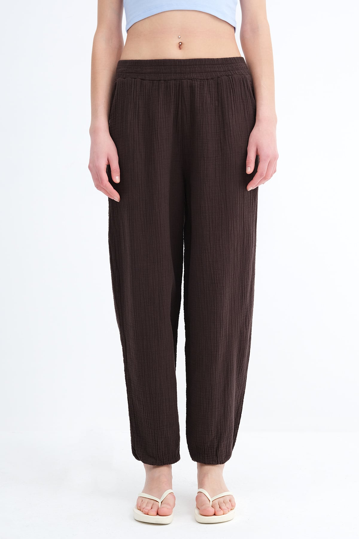 Bitter-Coffee_Jogger-Pants-with-Elastic-addax