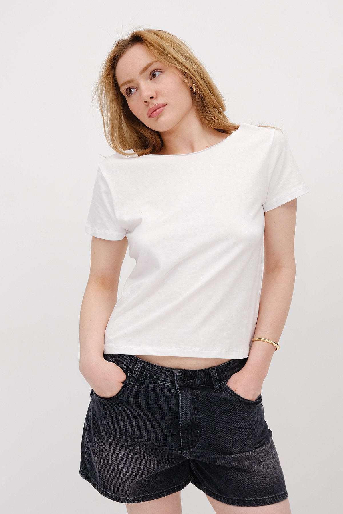 White_Boat-Neck-Basic-T-shirt-addax