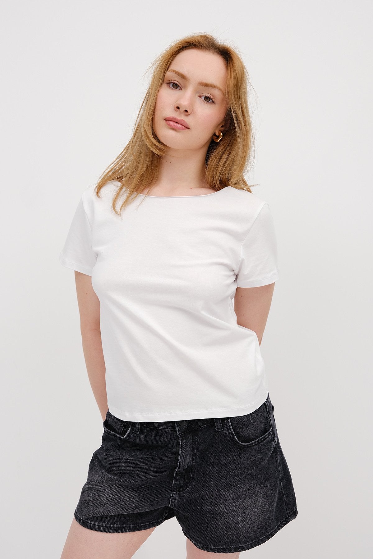 White_Boat-Neck-Basic-T-shirt-addax