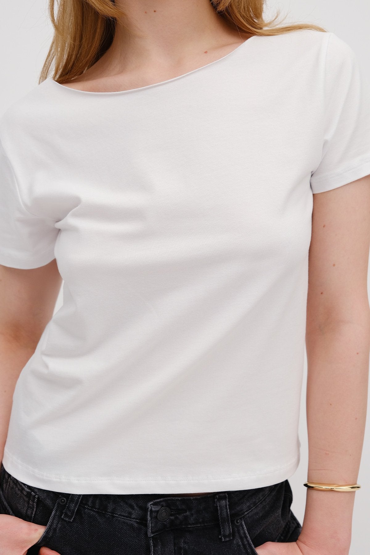 White_Boat-Neck-Basic-T-shirt-addax