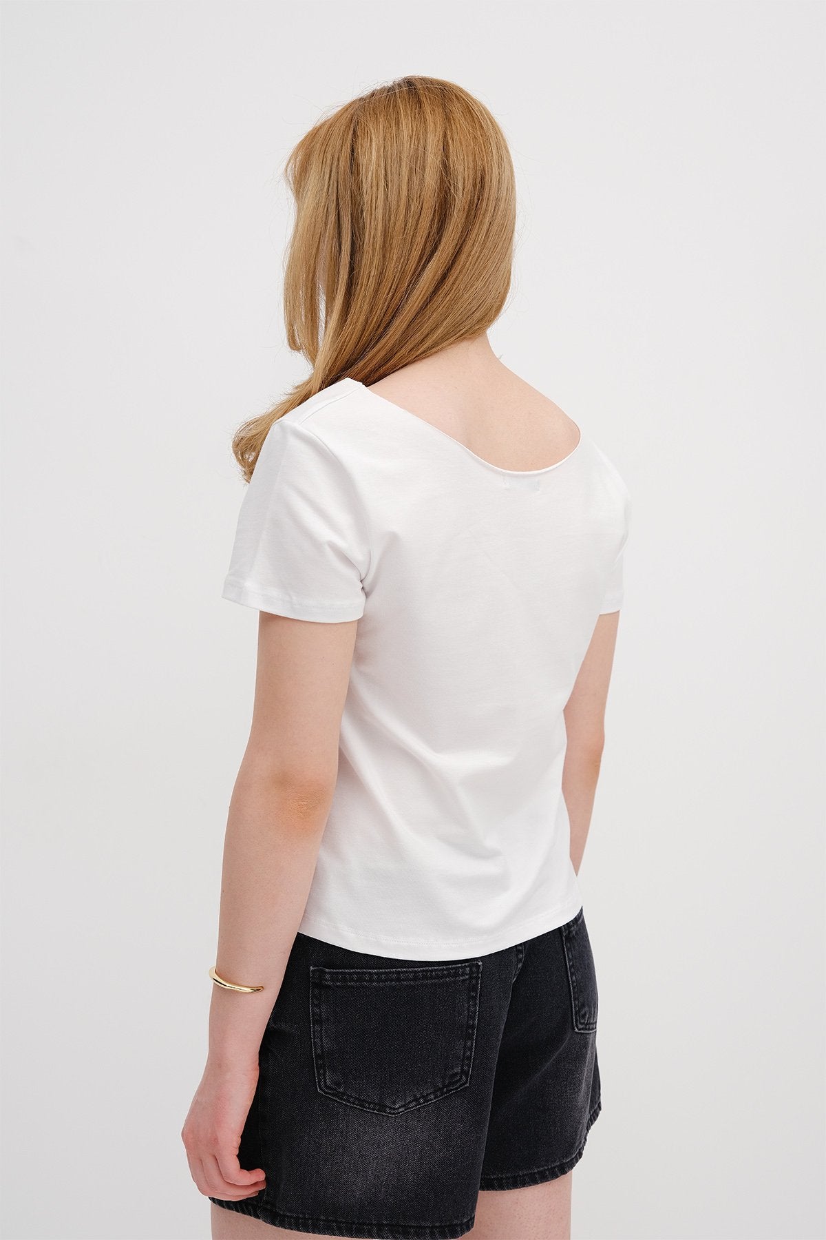 White_Boat-Neck-Basic-T-shirt-addax