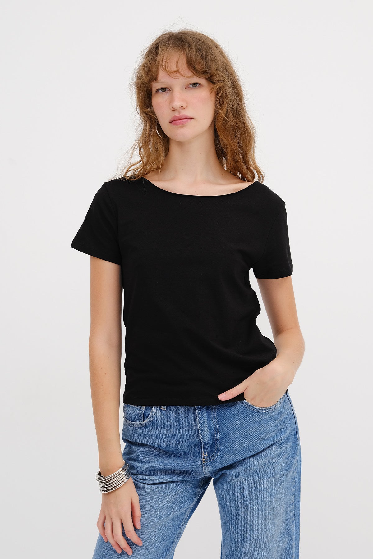 Black_Boat-Neck-Basic-T-shirt-addax