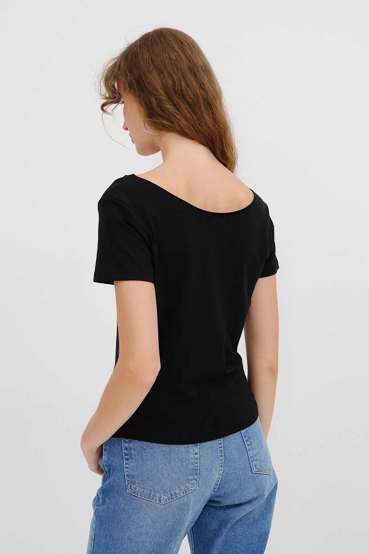 Black_Boat-Neck-Basic-T-shirt-addax
