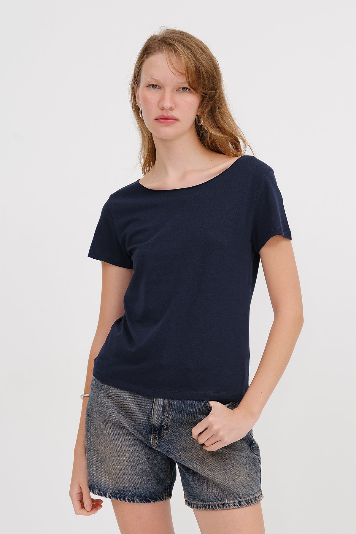 Night-Blue_Boat-Neck-Basic-T-shirt-addax