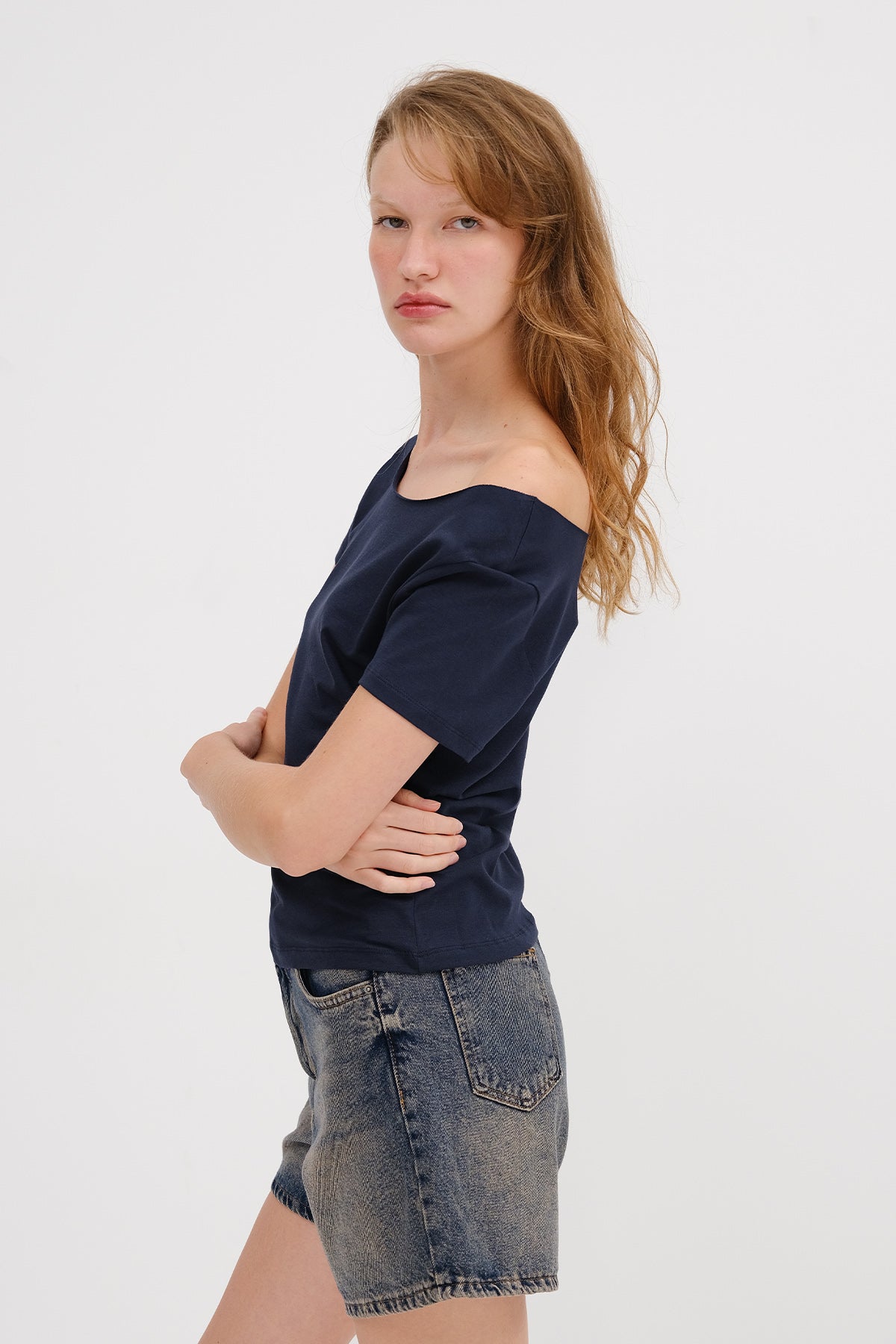 Night-Blue_Boat-Neck-Basic-T-shirt-addax