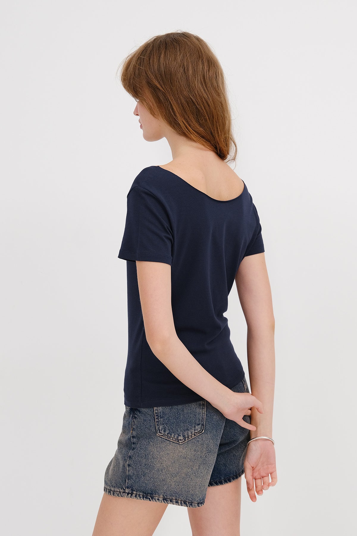 Night-Blue_Boat-Neck-Basic-T-shirt-addax