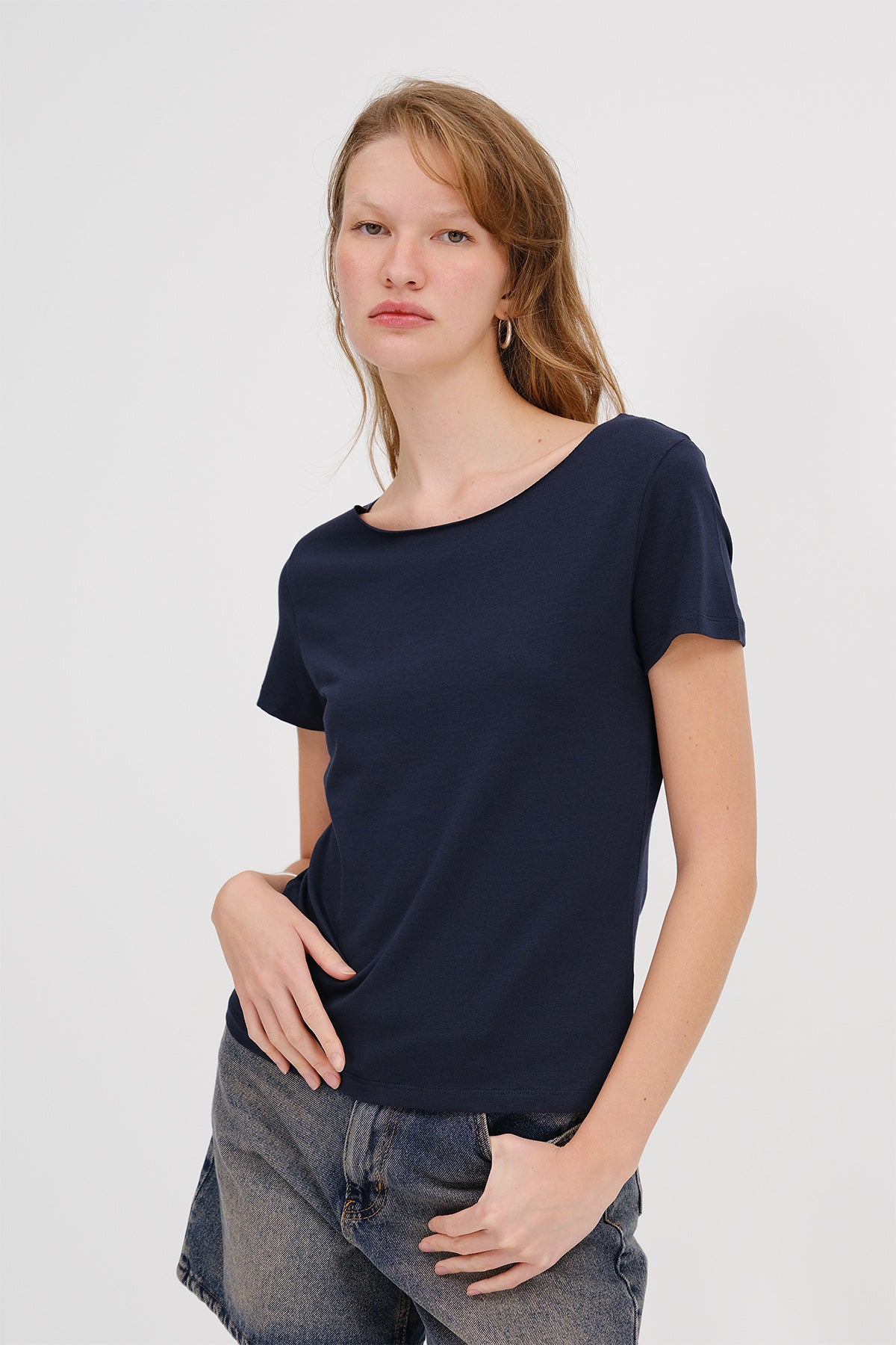 Night-Blue_Boat-Neck-Basic-T-shirt-addax