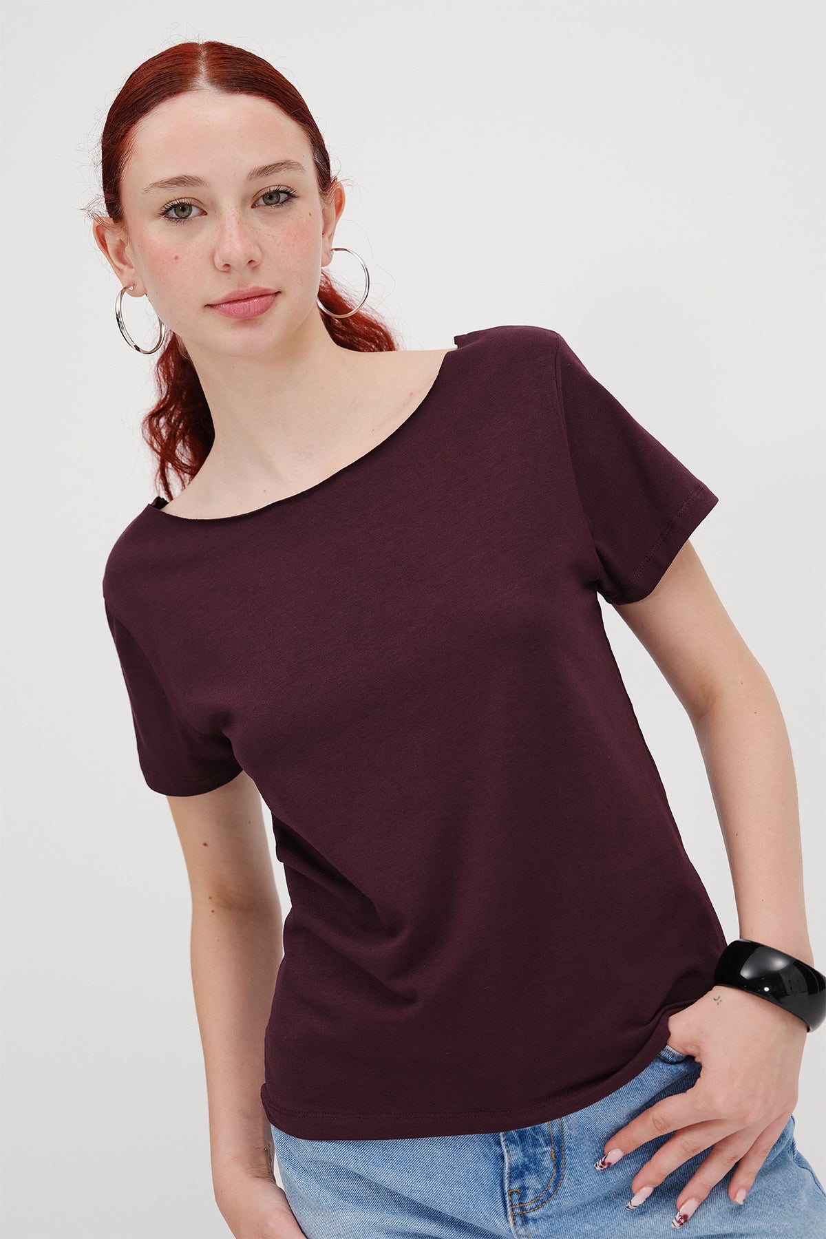 Gardenia_Boat-Neck-Basic-T-shirt-addax