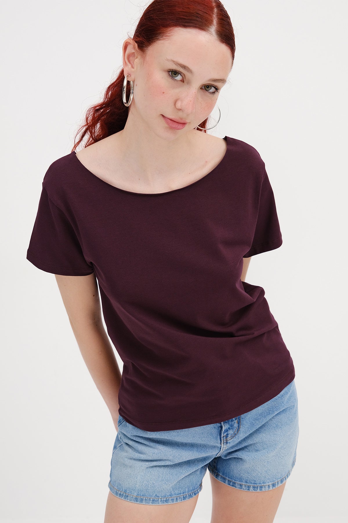 Gardenia_Boat-Neck-Basic-T-shirt-addax