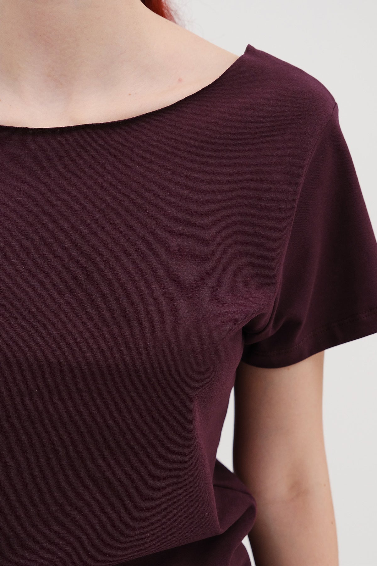 Gardenia_Boat-Neck-Basic-T-shirt-addax