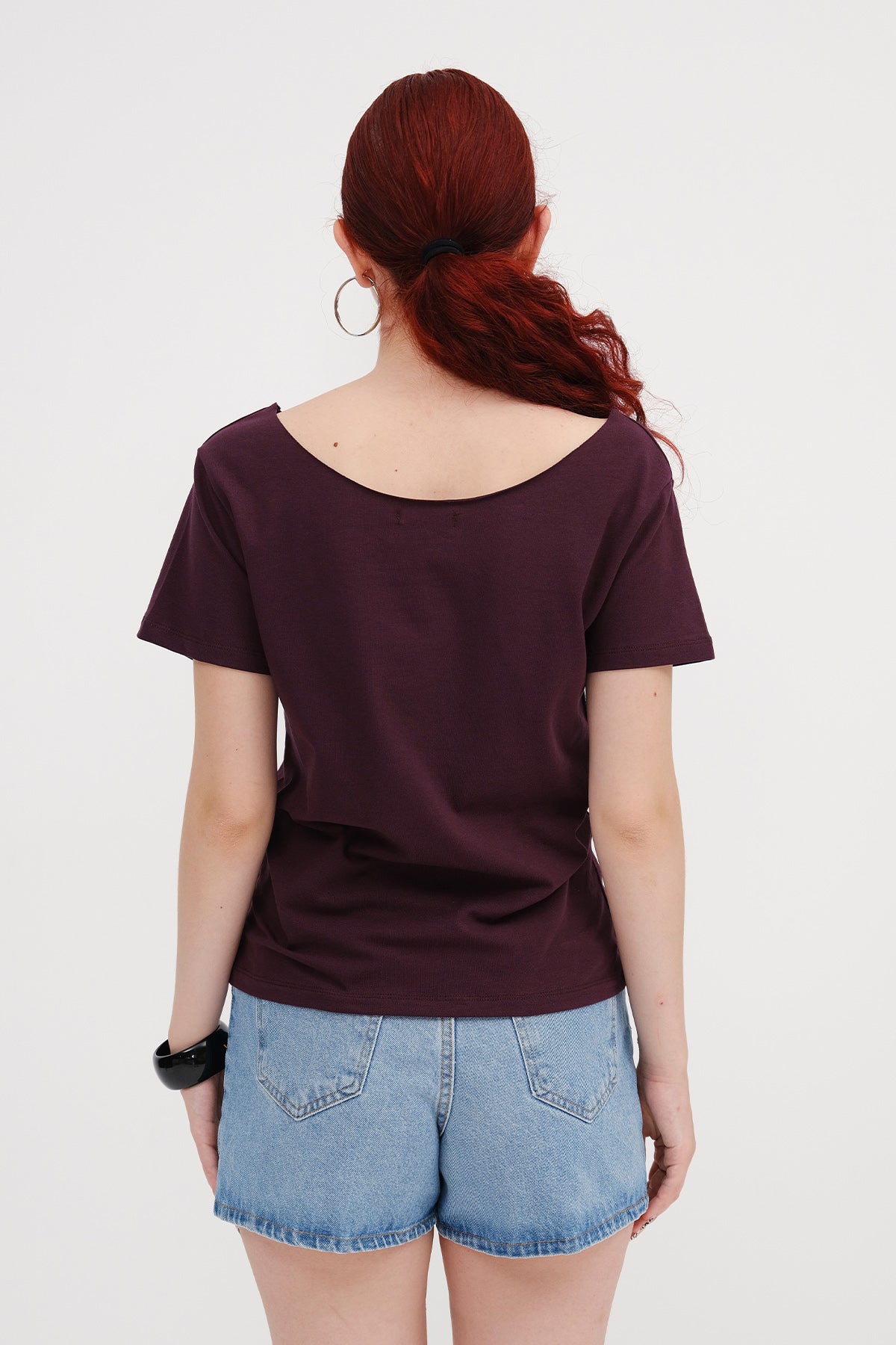 Gardenia_Boat-Neck-Basic-T-shirt-addax